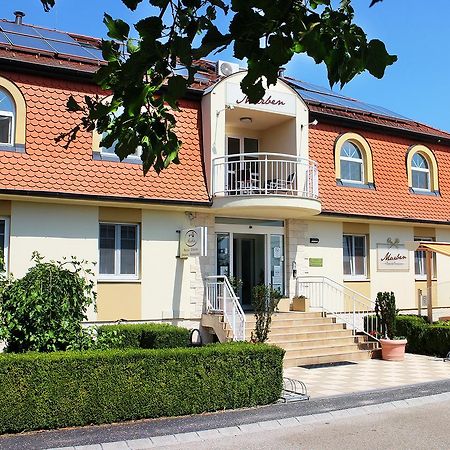 Bed and Breakfast Marben Panzió Hegykő Exterior foto